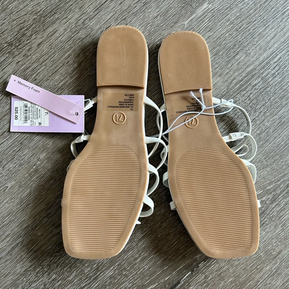 NWT Wild Fable White Memory Foam Kristen Flat Bow Sandals - Picture 4 of 9